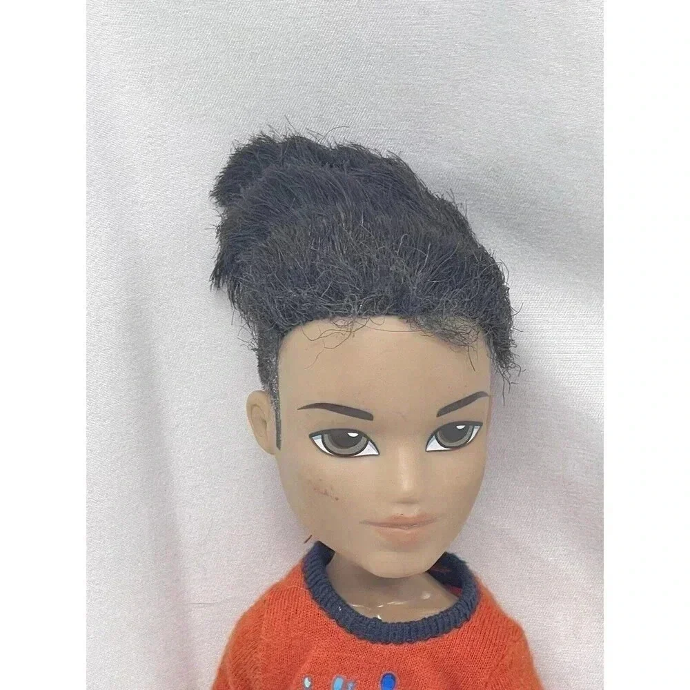 Bratz Boyz Boy EITAN Doll Brown Hair Brown Eyes Navy Blue Shorts No Legs 2003